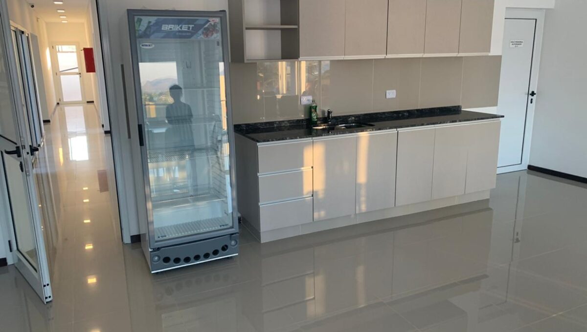 ea4e1e3e-2960-43d9-a685-48088d725377