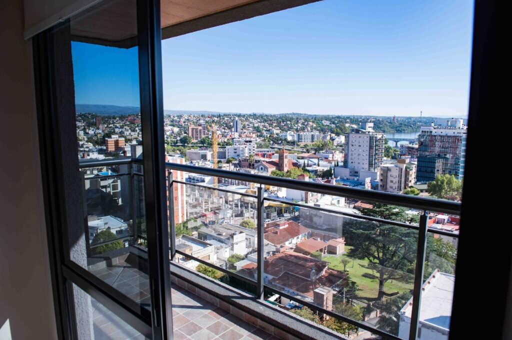 09d78e85-ec49-4d73-ab78-494da76d3e07