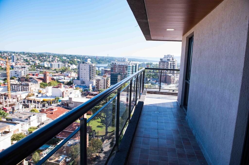 b7a19eaa-4ff9-403c-b69a-7048095838b1