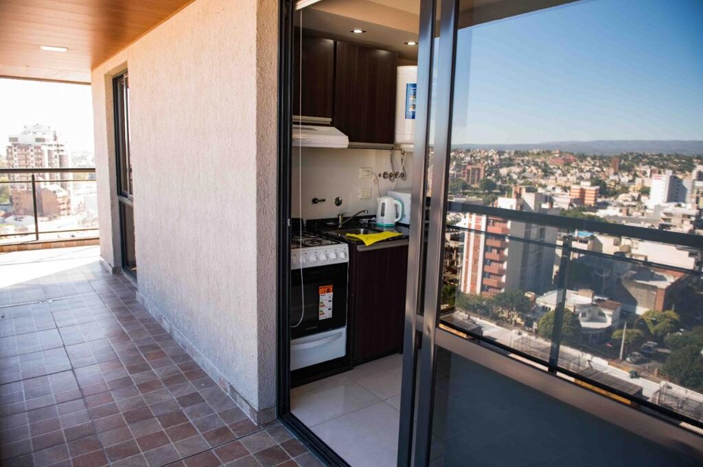 b824df24-4b32-42b2-800f-b4be7bb20124