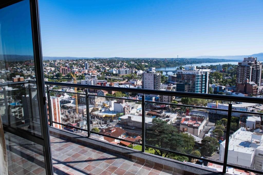 ff3aecc6-5083-4d5e-a53b-eeb9b4f2f6d8