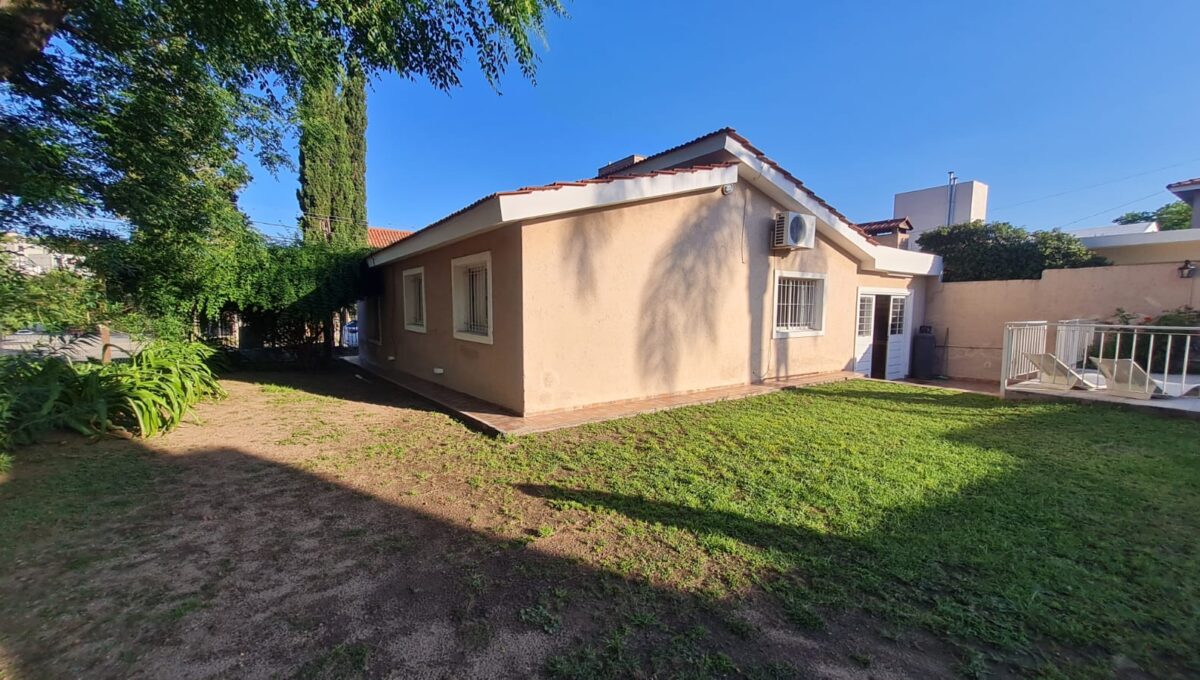 WhatsApp Image 2025-12-04 at 10.18.54 (1)