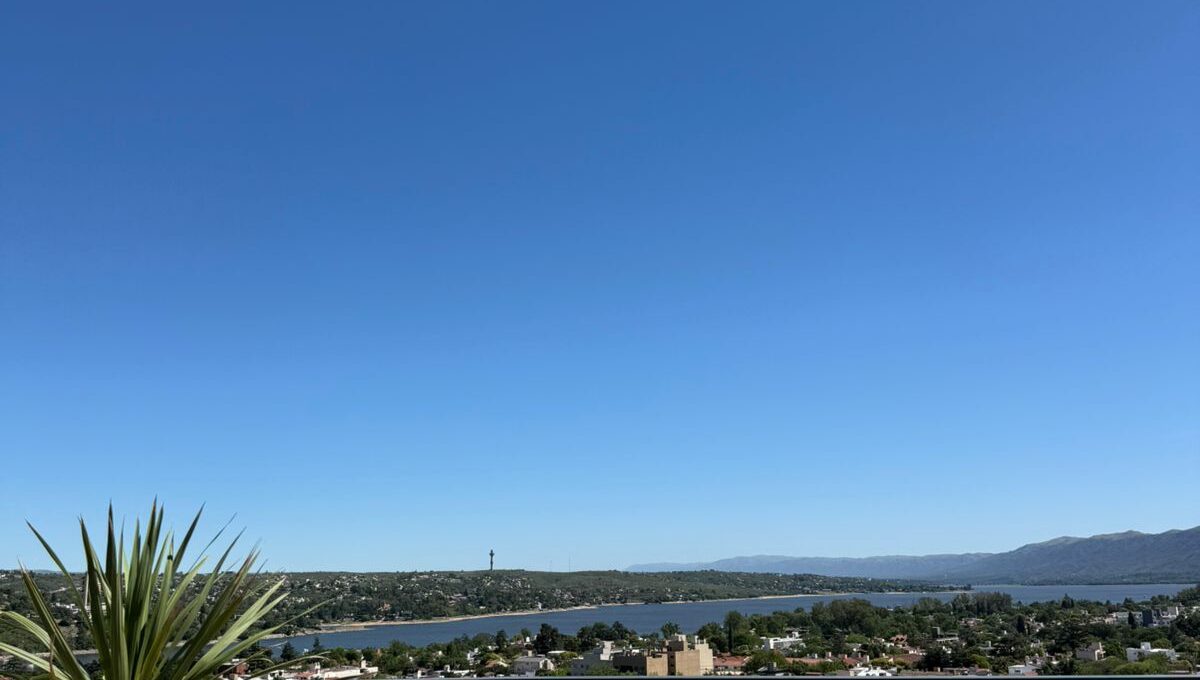 317acf84-8df8-43b2-a723-f770362e443b